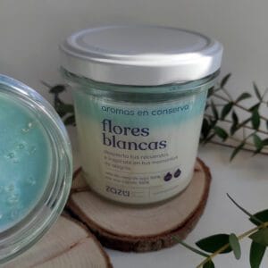 vela aromática de cera de soja flores blancas