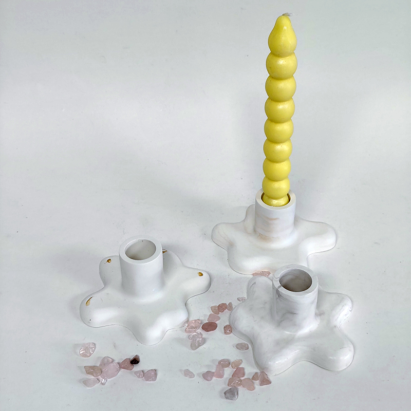 Candelabro Artesanal de Resina | "Gota"